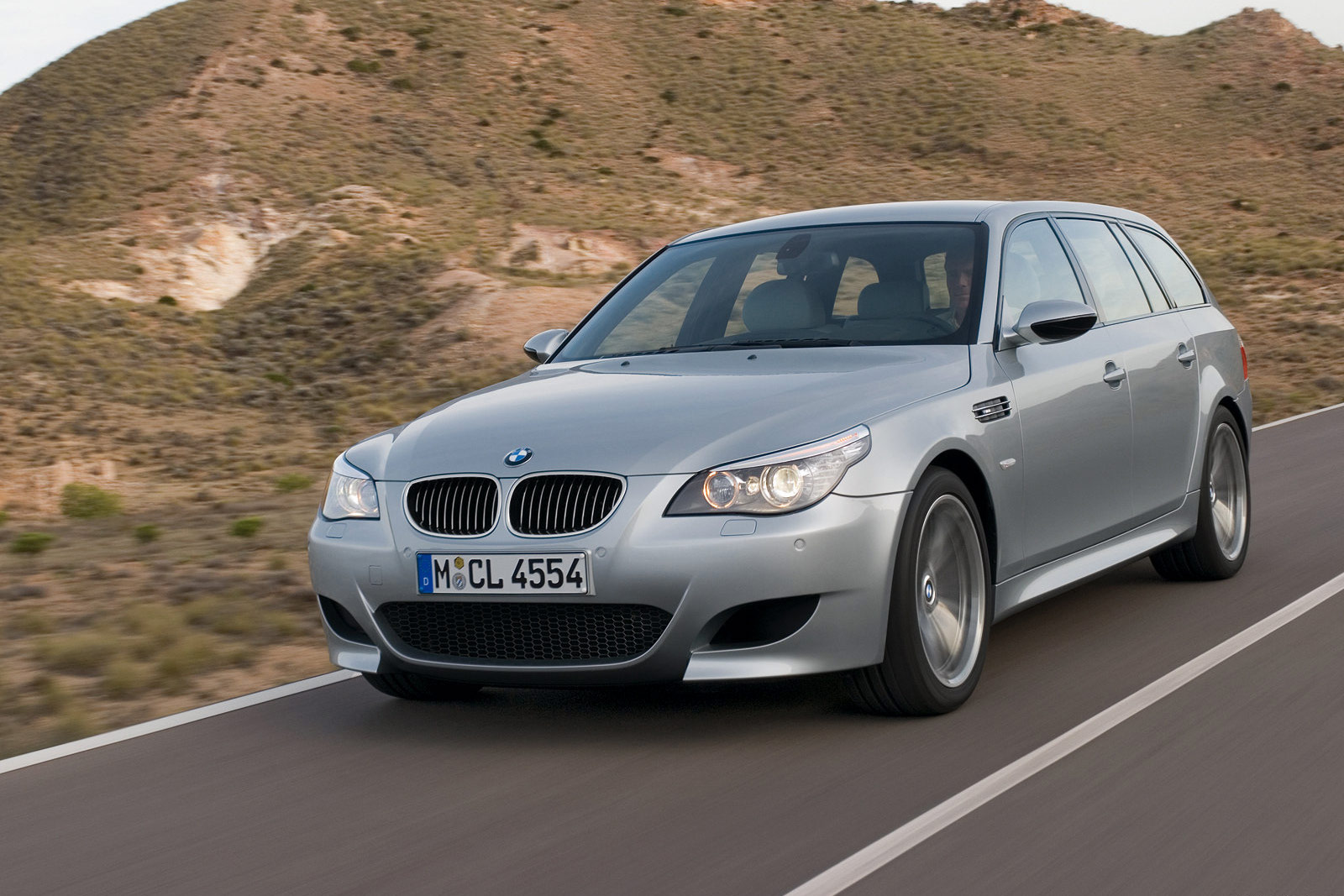 BMW M5 Touring 2007 Wallpaper (16)
