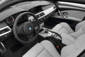 BMW M5 Touring 2007 Wallpaper (32)