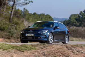 Kia-Optima_Sportswagon-(23)