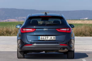 Kia-Optima_Sportswagon-(29)